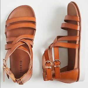 NWOB COGNAC FAUX LEATHER GLADIATOR SANDAL SIZE 7WW